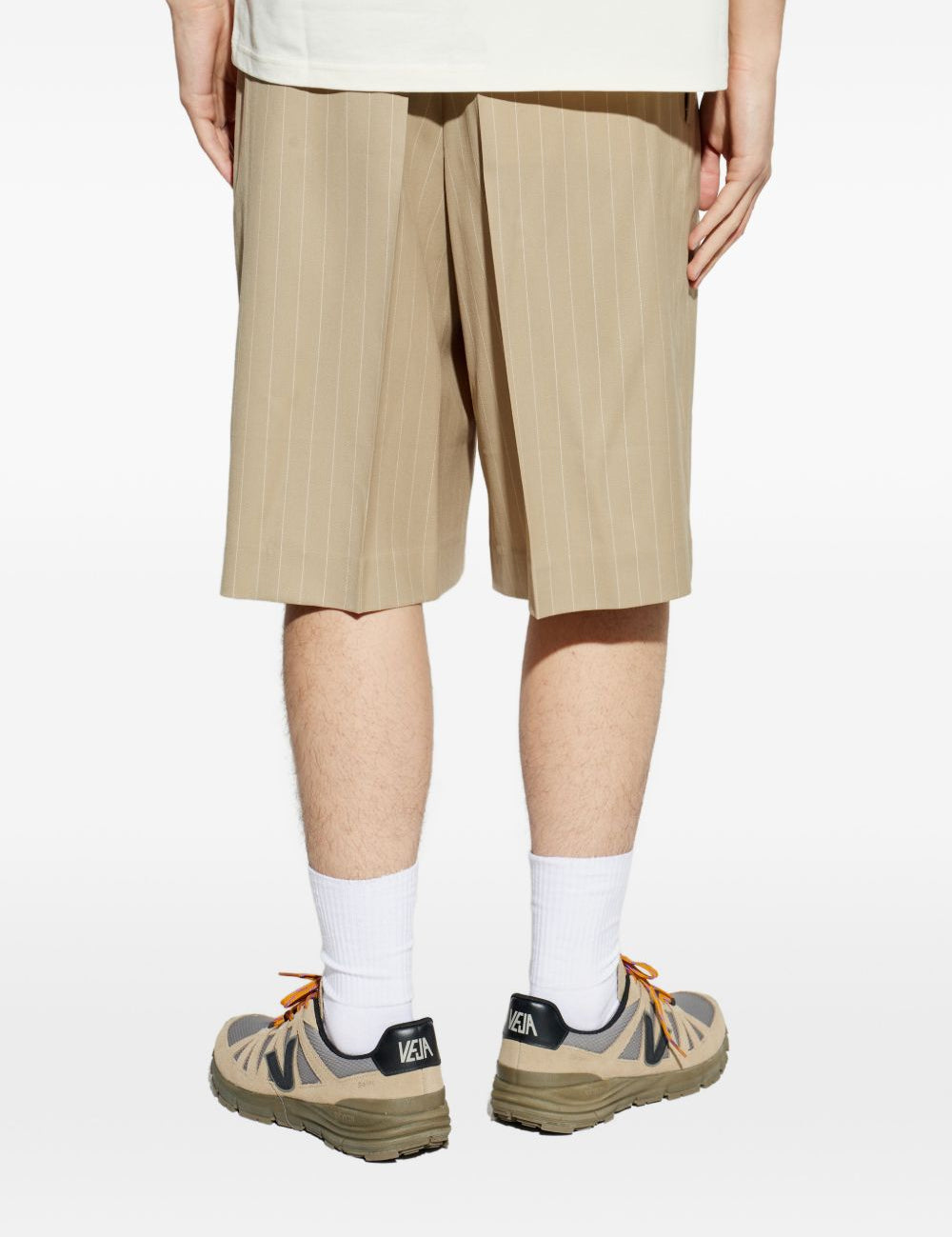 Shorts gessati con pieghe in beige Ami paris - uomo 
