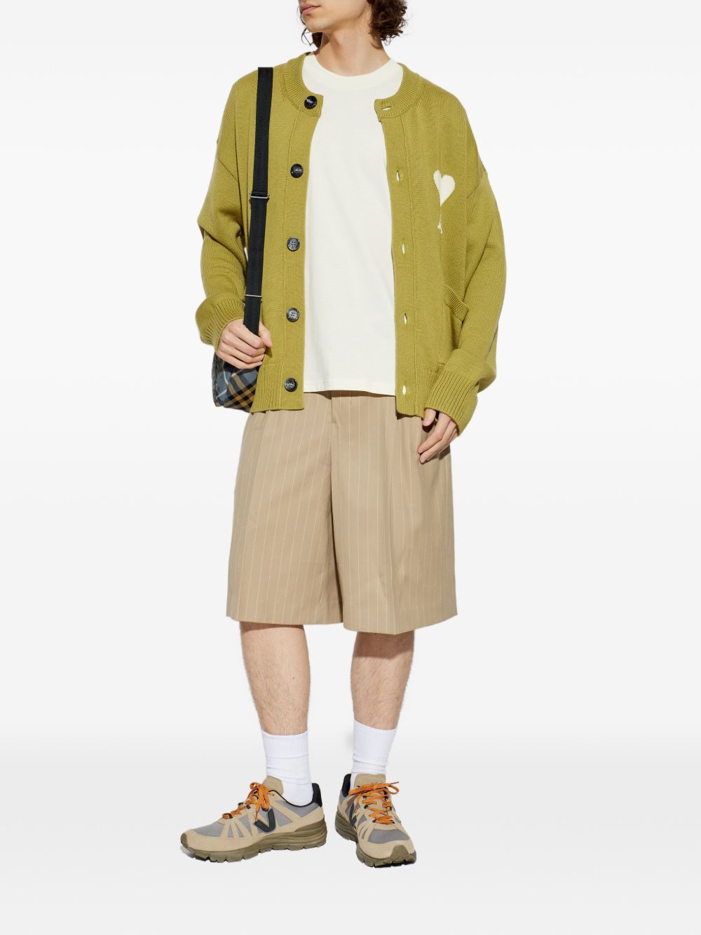 Shorts gessati con pieghe in beige Ami paris - uomo 
