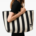 Borsa tote a righe con logo in bianco e nero ami paris - donna 
