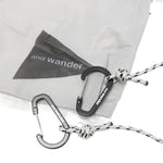 Borsa a tracolla con stampa logo in grigio And wander - uomo 