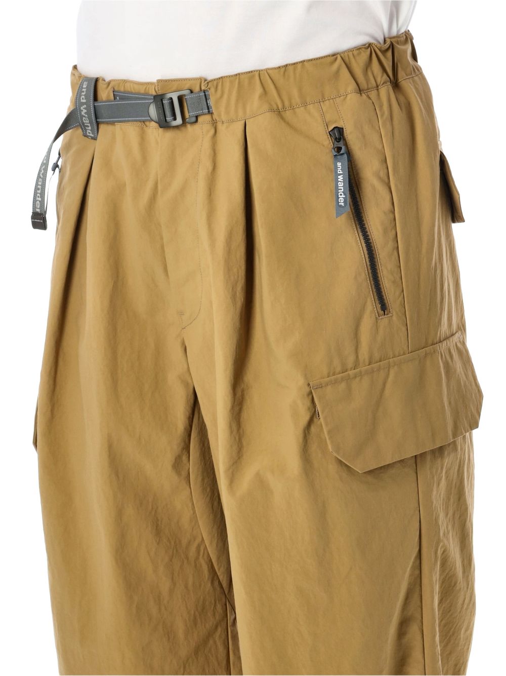 Pantaloni cargo in twill in beige And wander - uomo 