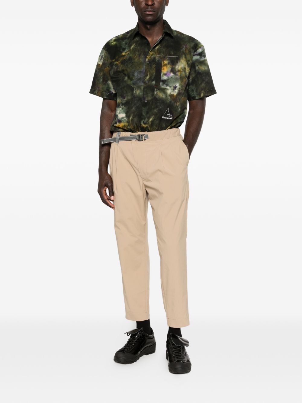 Pantaloni con tasche in beige and Wander - uomo 