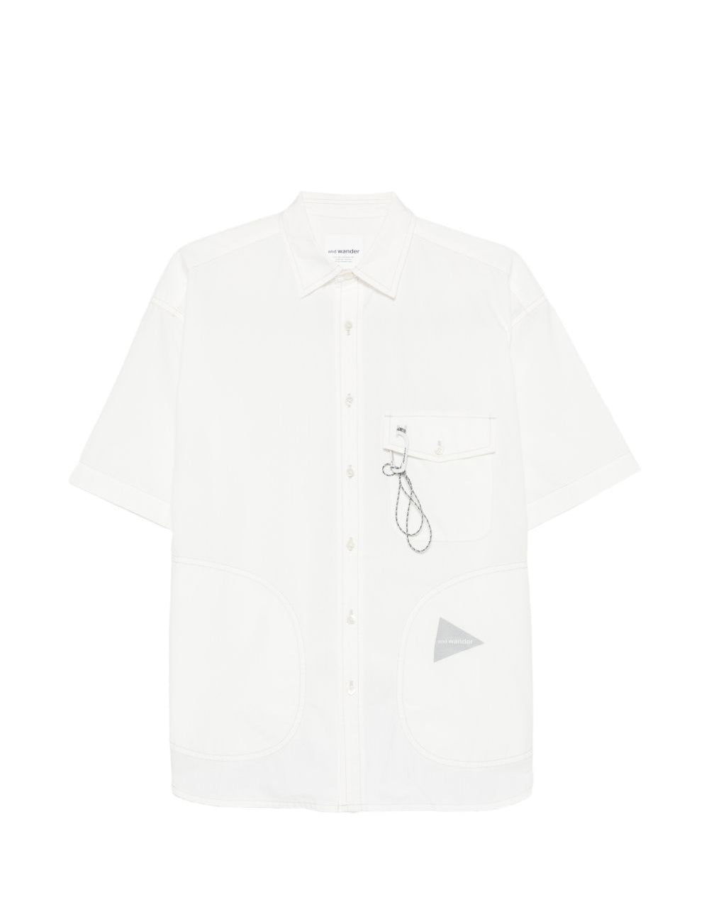 Camicia a maniche corte con moschettone in bainco And wander - uomo 