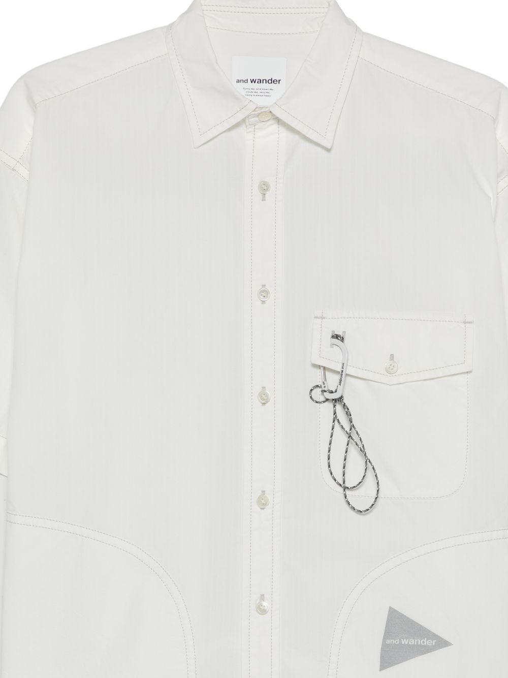 Camicia a maniche corte con moschettone in bainco And wander - uomo 
