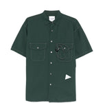 Camicia a maniche corte con moschettone in verde And wander - uomo 