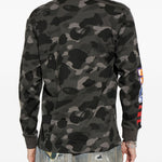 T-shirt con stampa mimetica e dettagli squalo in nero A bathing ape - uomo 