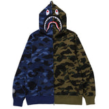 Felpa con zip intera e motivo mimetico a squalo in blu e verde A bathing ape - uomo 