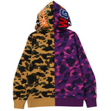 Felpa con zip intera e motivo mimetico con squalo in viola A bathing ape - uomo 