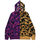Felpa con zip intera e motivo mimetico con squalo in viola A bathing ape - uomo 