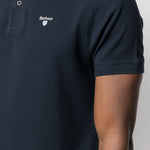 Polo con logo in blu - BARBOUR uomo 