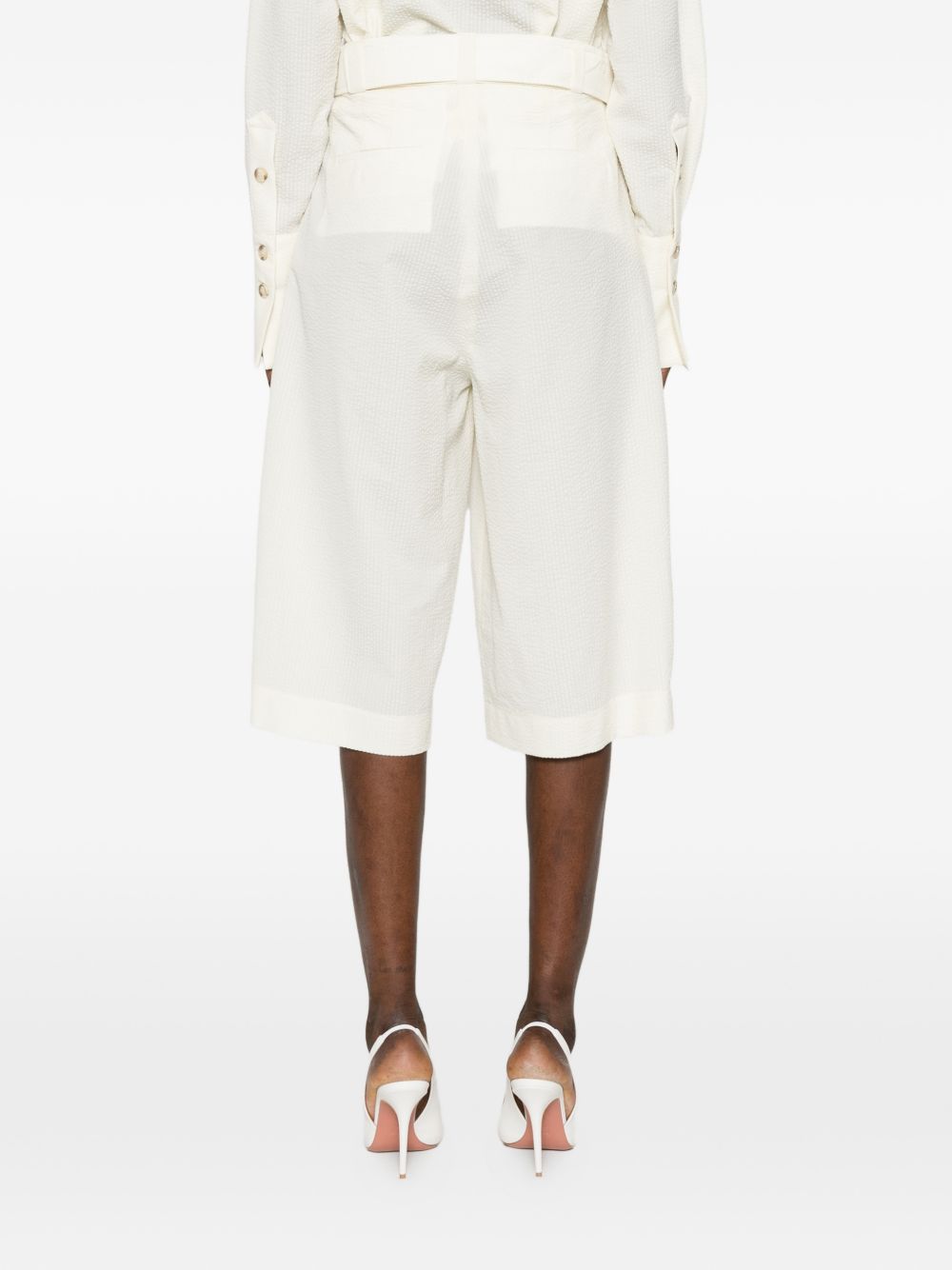 Shorts con fibbia e pieghe in bianco Batakovic - donna 