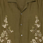 Camicia con ricamo floreale in verde Baziszt - uomo 