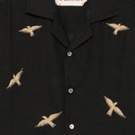 Camicia a maniche corte con ricamo di uccelli in nero Baziszt - uomo 
