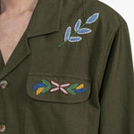 Camicia ricamata con tasca in verde Baziszt - uomo 