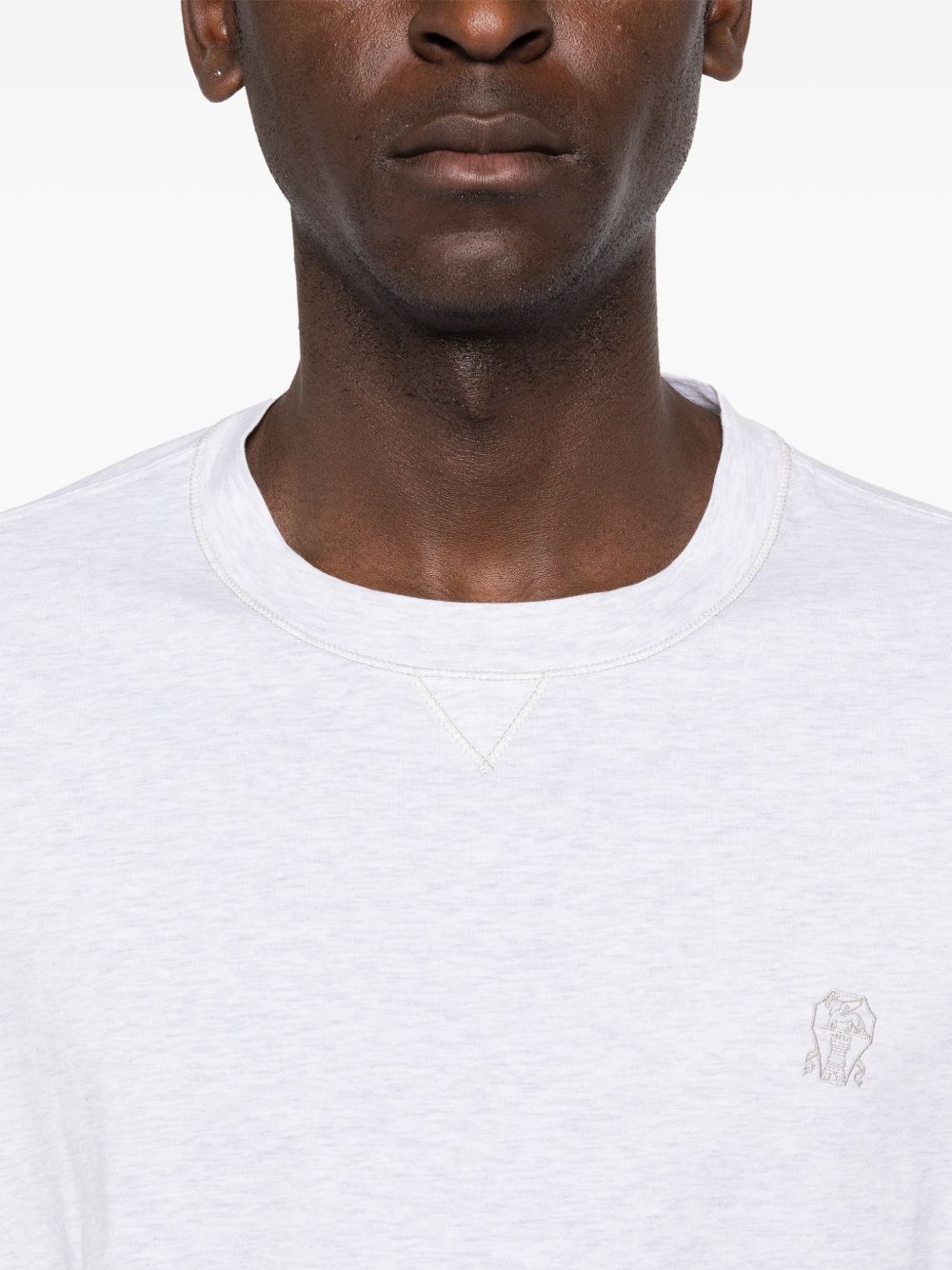 T-shirt con logo a girocollo in bianco Brunello cucinelli - uomo 