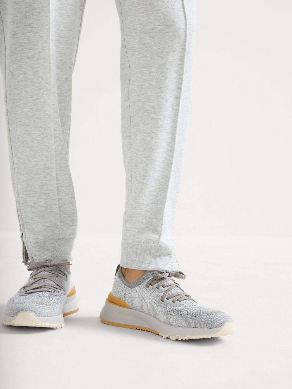 Sneakers in maglia in grigio Brunello cucinelli - uomo 