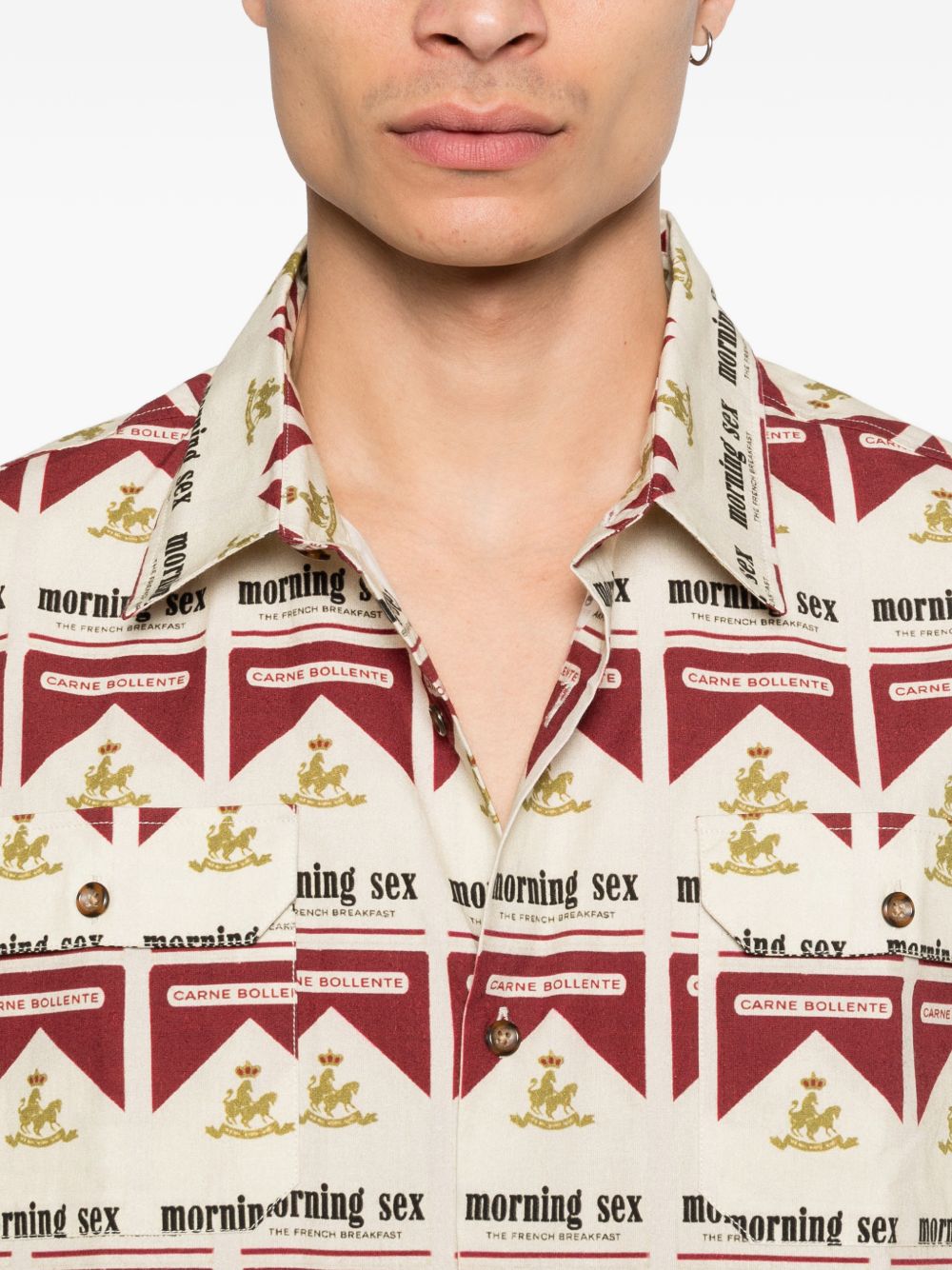 Camicia a maniche corte con stampa in beige e rosso Carne bollente - uomo 
