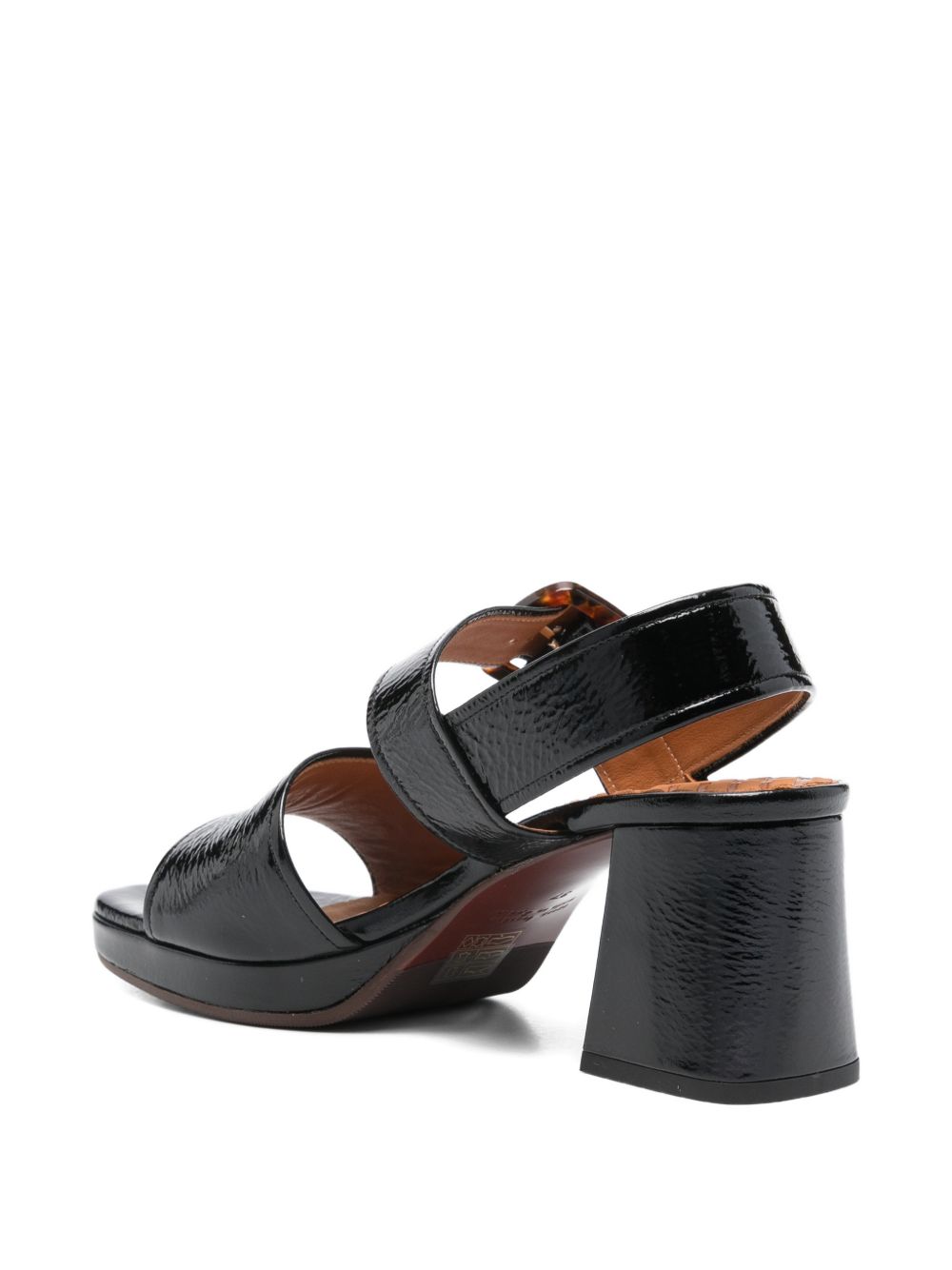 Sandali in pelle lucida con fibbia in nero Chie mihara - donna 