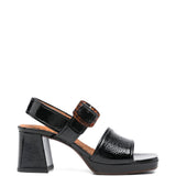 Sandali in pelle lucida con fibbia in nero Chie mihara - donna 
