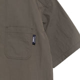 Camicia a maniche corte con patch logo in verde Comme des garcons homme - uomo 