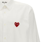 Camicia a maniche lunghe con ricamo in bianco Comme des garcons play - uomo 