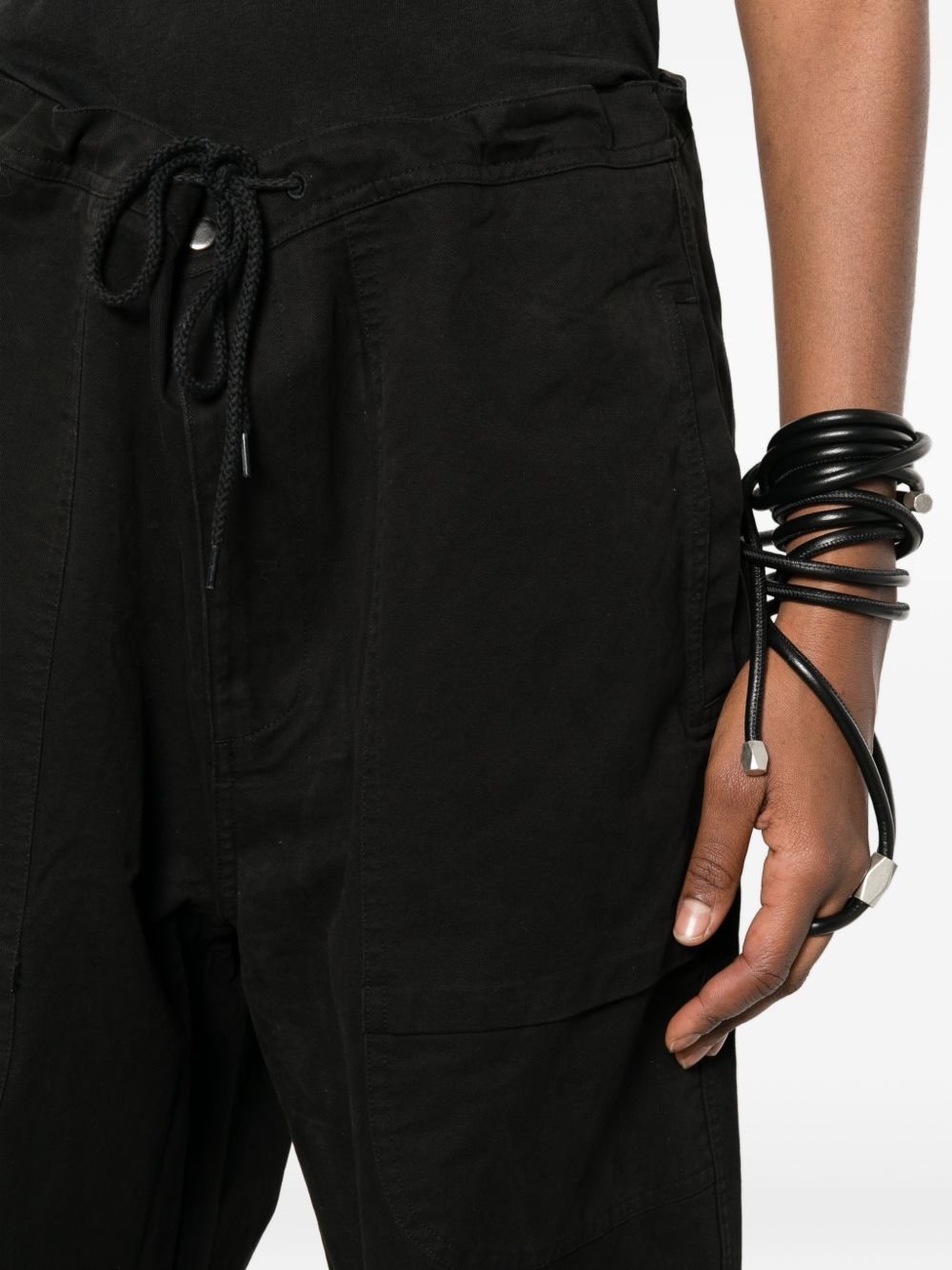 Pantaloni cargo con coulisse in nero Entire studios - unisex 