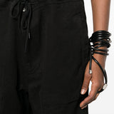 Pantaloni cargo con coulisse in nero Entire studios - unisex 