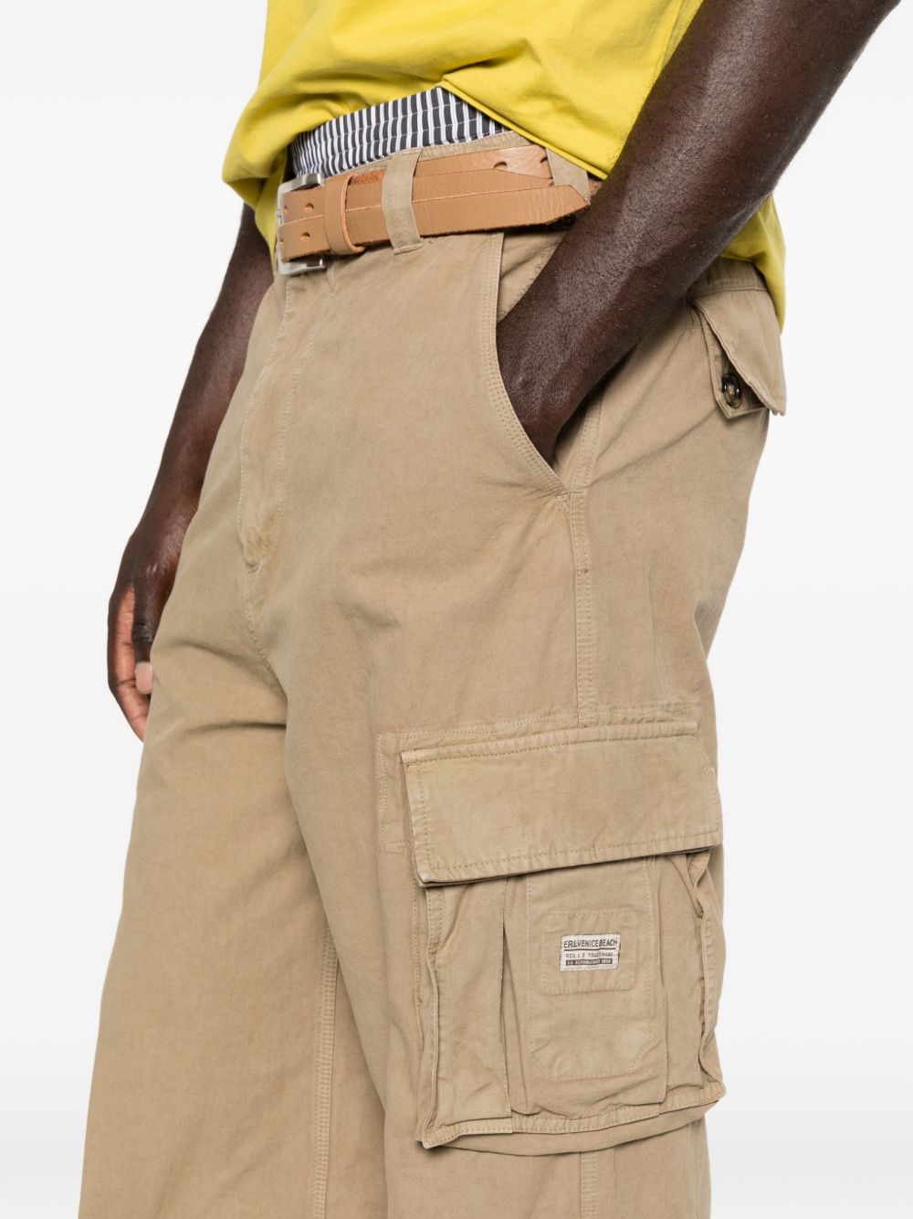Pantaloni con tasche cargo in beige Erl - unisex 