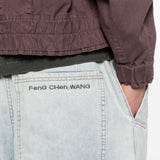 Pantaloncini con tasche cargo in blu Feng chen wang - uomo 