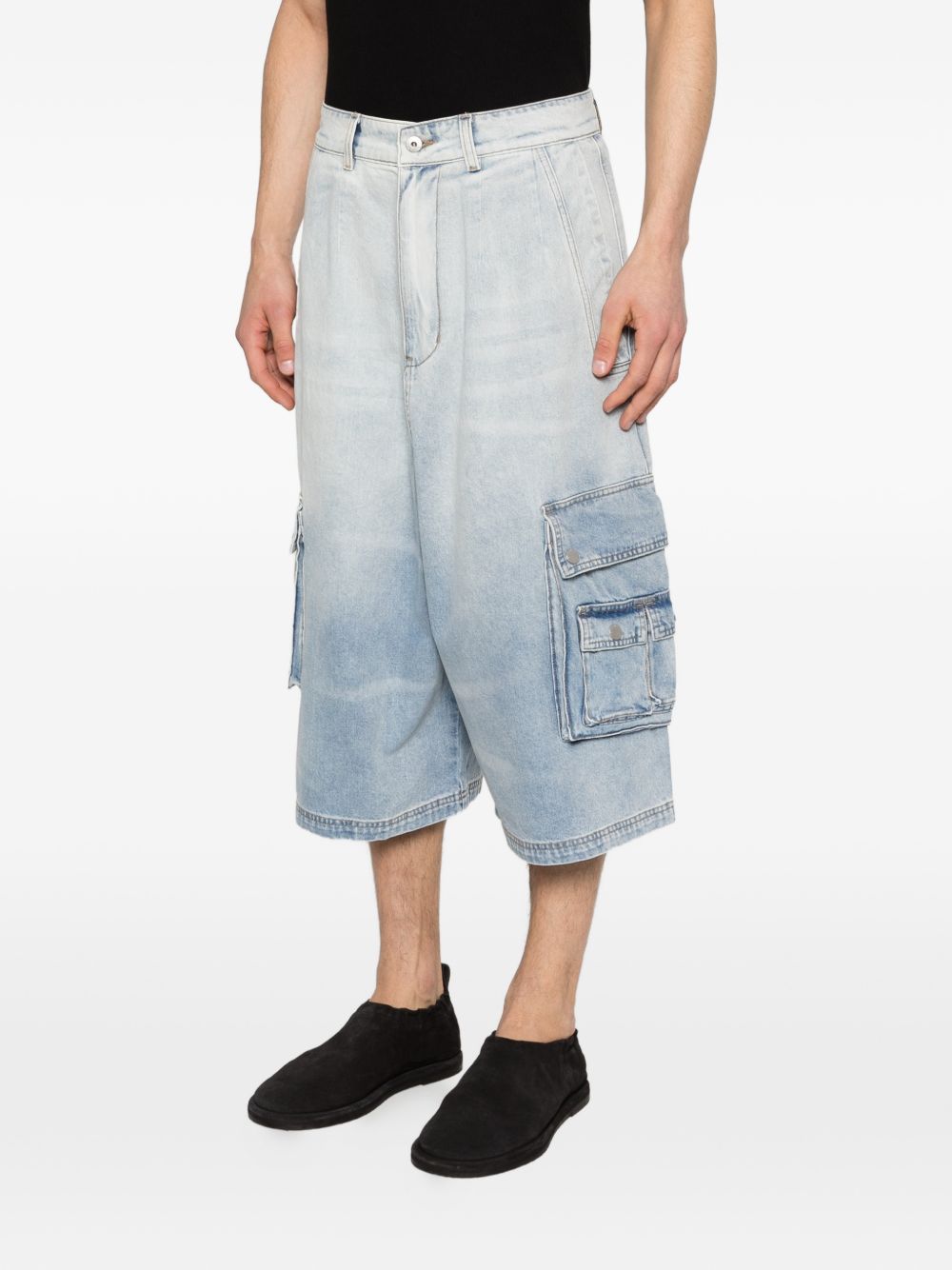 Pantaloncini con tasche cargo in blu Feng chen wang - uomo 