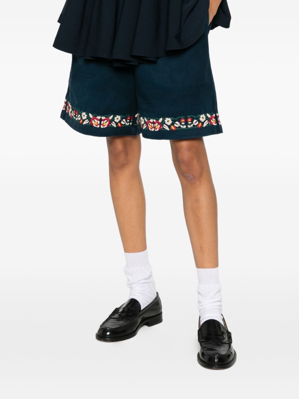 Shorts in twill con ricami floreali in blu Found - uomo 