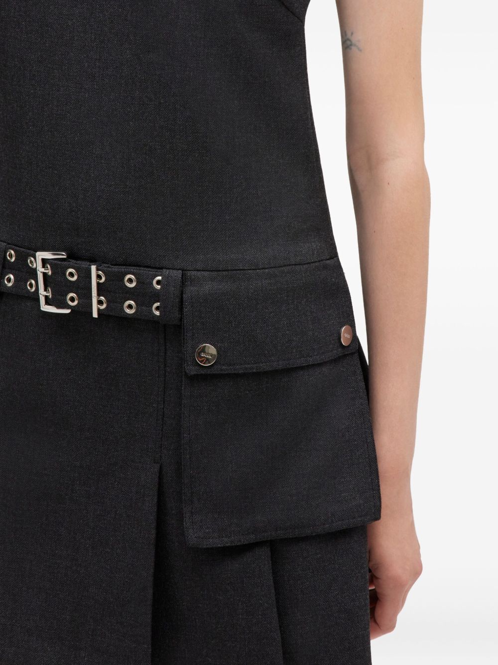 Abito corto con cintura e tasche in nero Ganni - donna 