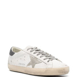 Sneakers Super-Star con effetto vissuto in bianco Golden goose - uomo 