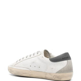 Sneakers Super-Star con effetto vissuto in bianco Golden goose - uomo 