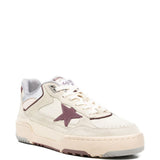 Sneakers con decorazioni a stella in bianco Golden goose - uomo 