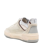 Sneakers con decorazioni a stella in bianco Golden goose - uomo 
