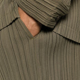Pantaloncini elasticizzati con pieghe in verde Gongdid design - uomo 