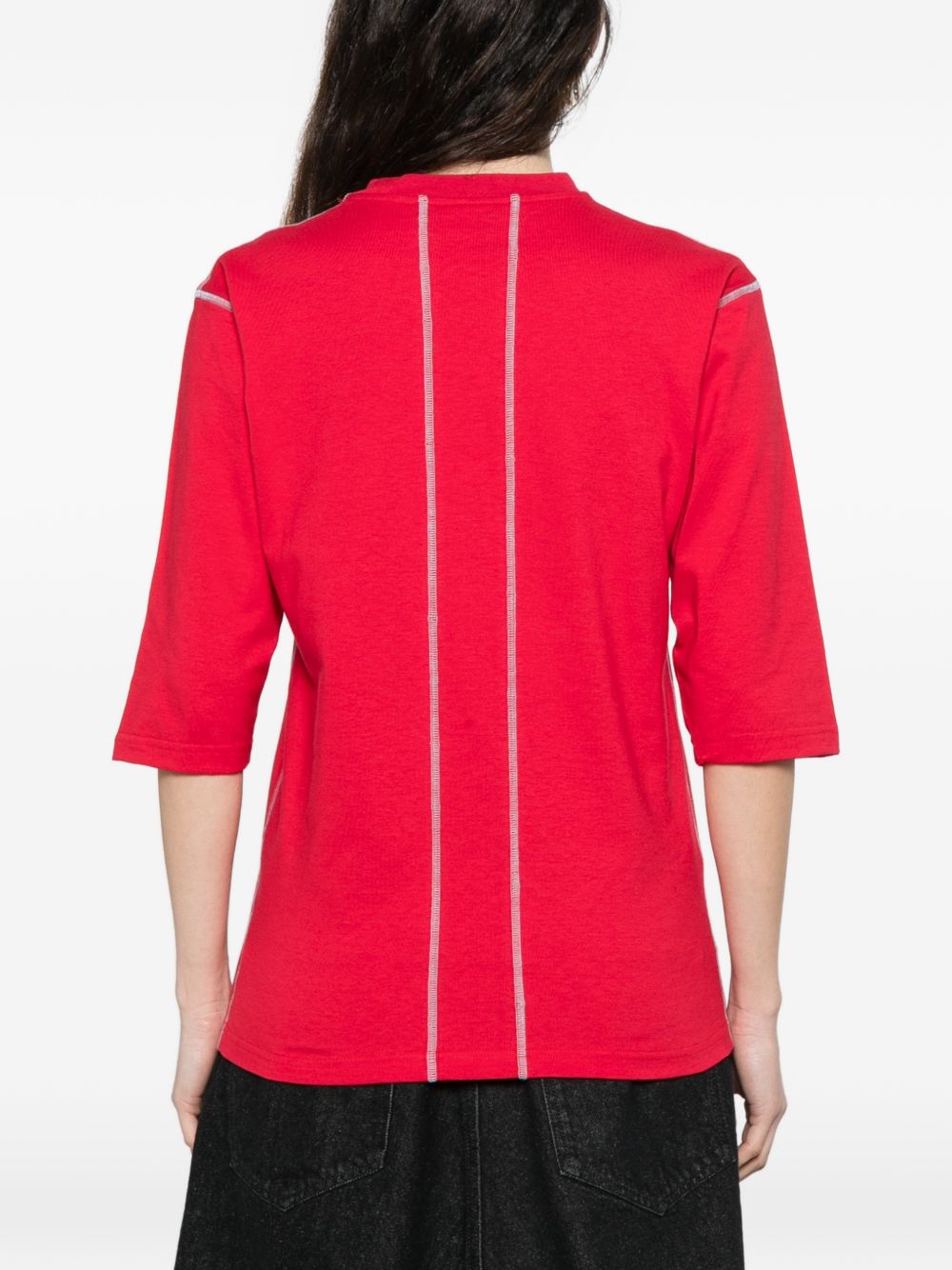 T-shirt a manica corta con impunture in rosso Gr10k - donna 