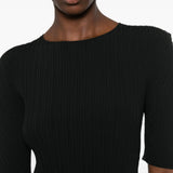 Abito con spalline e design plissettato in nero 