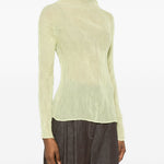 Top a maniche lunghe con design plissettato in verde lime Issey miyake  - donna 