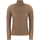 Top a maniche lunghe con design plissettato in beige Issey miyake  - donna 