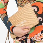 Clutch con logo stampato in rafia in beige Jimmy choo - donna 