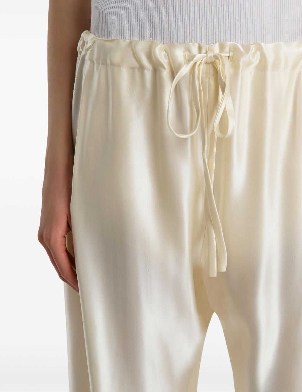 Pantaloni Rohen satinati in avorio Khaite - donna 