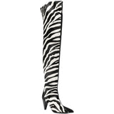 Stivali con stampa zebra in bianco e nero Khaite - donna 