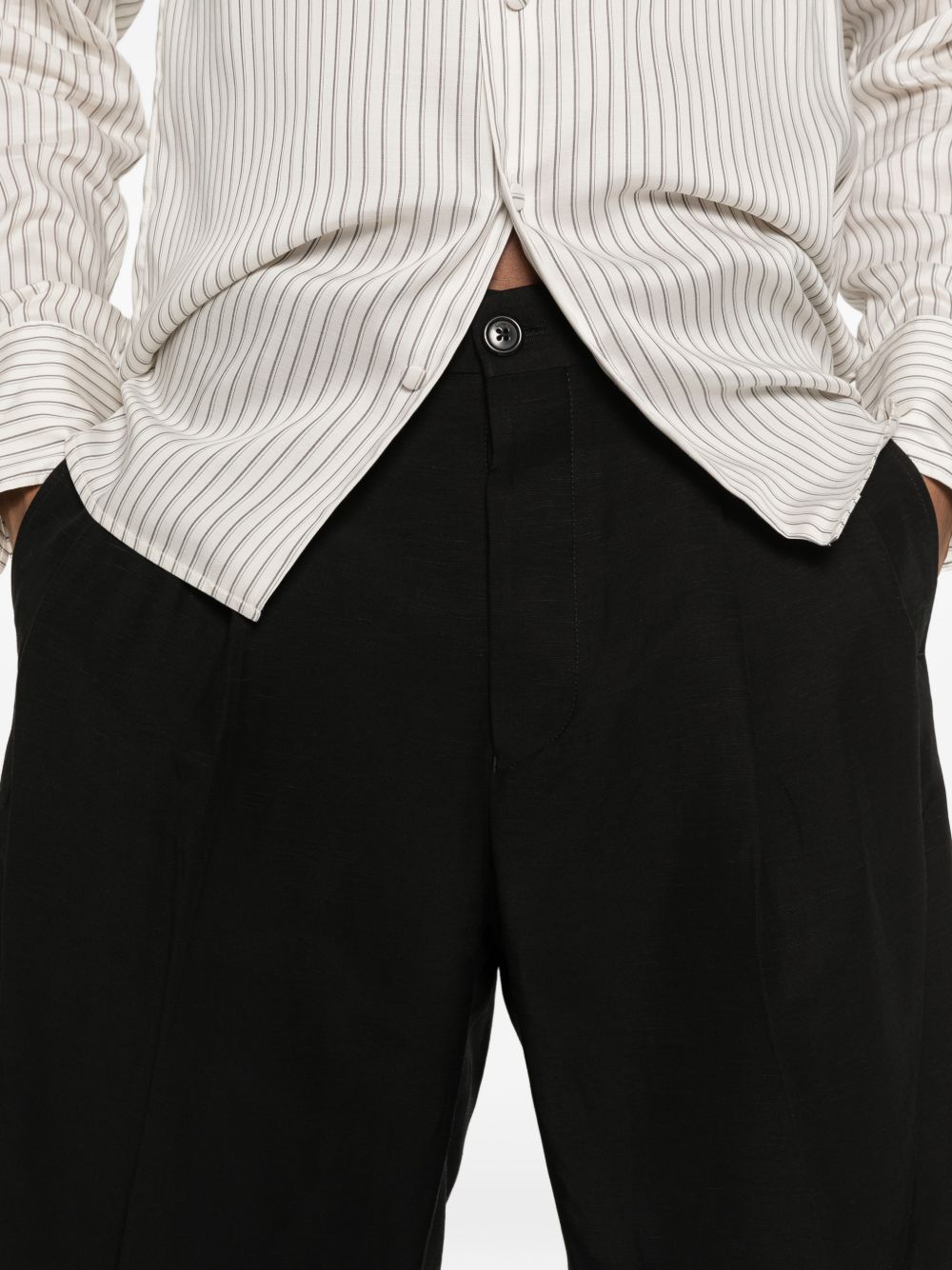 Pantaloncini con pieghe in nero Laneus - uomo 