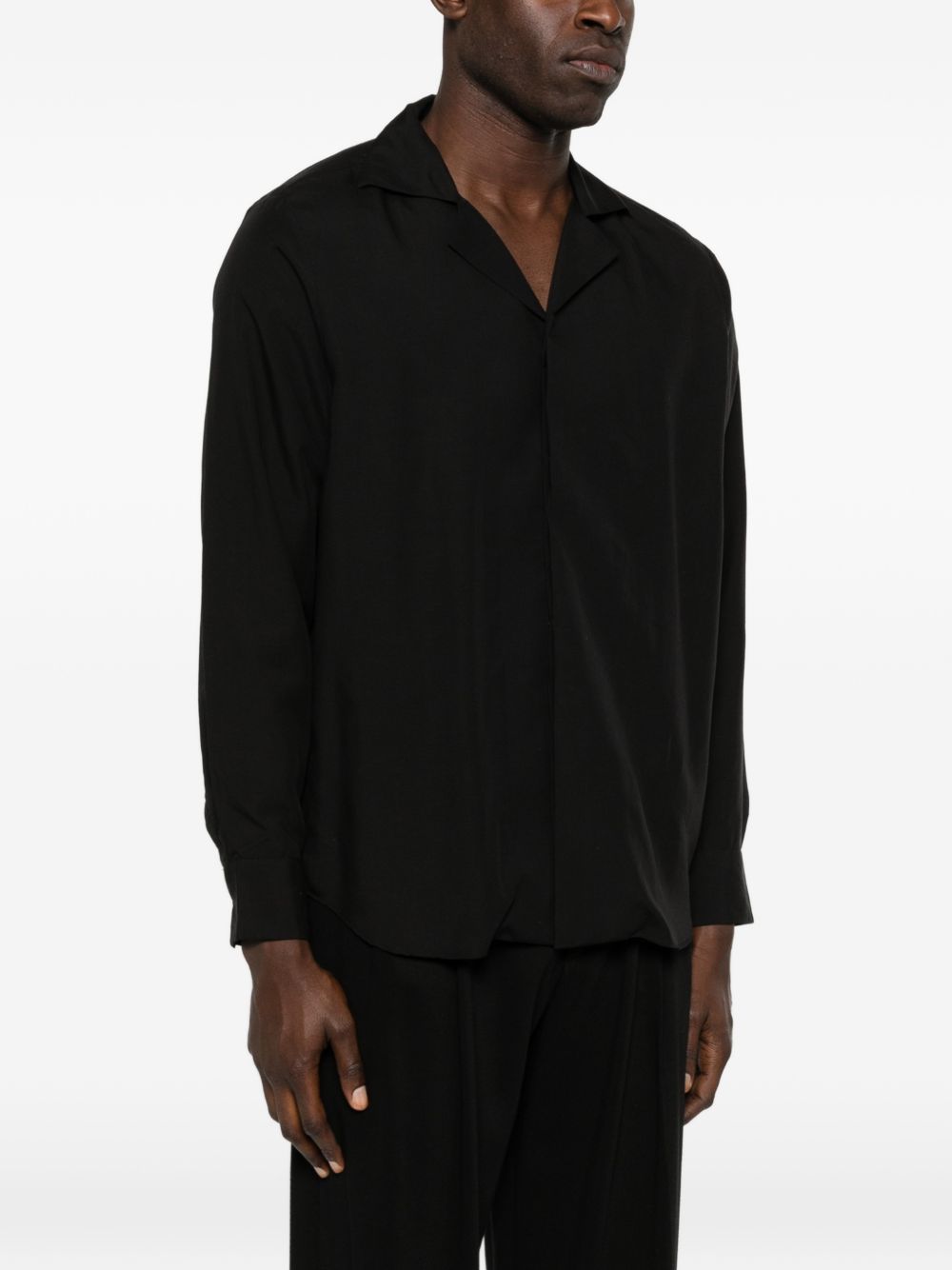Camicia con revers a lancia in nero Lardini - uomo 