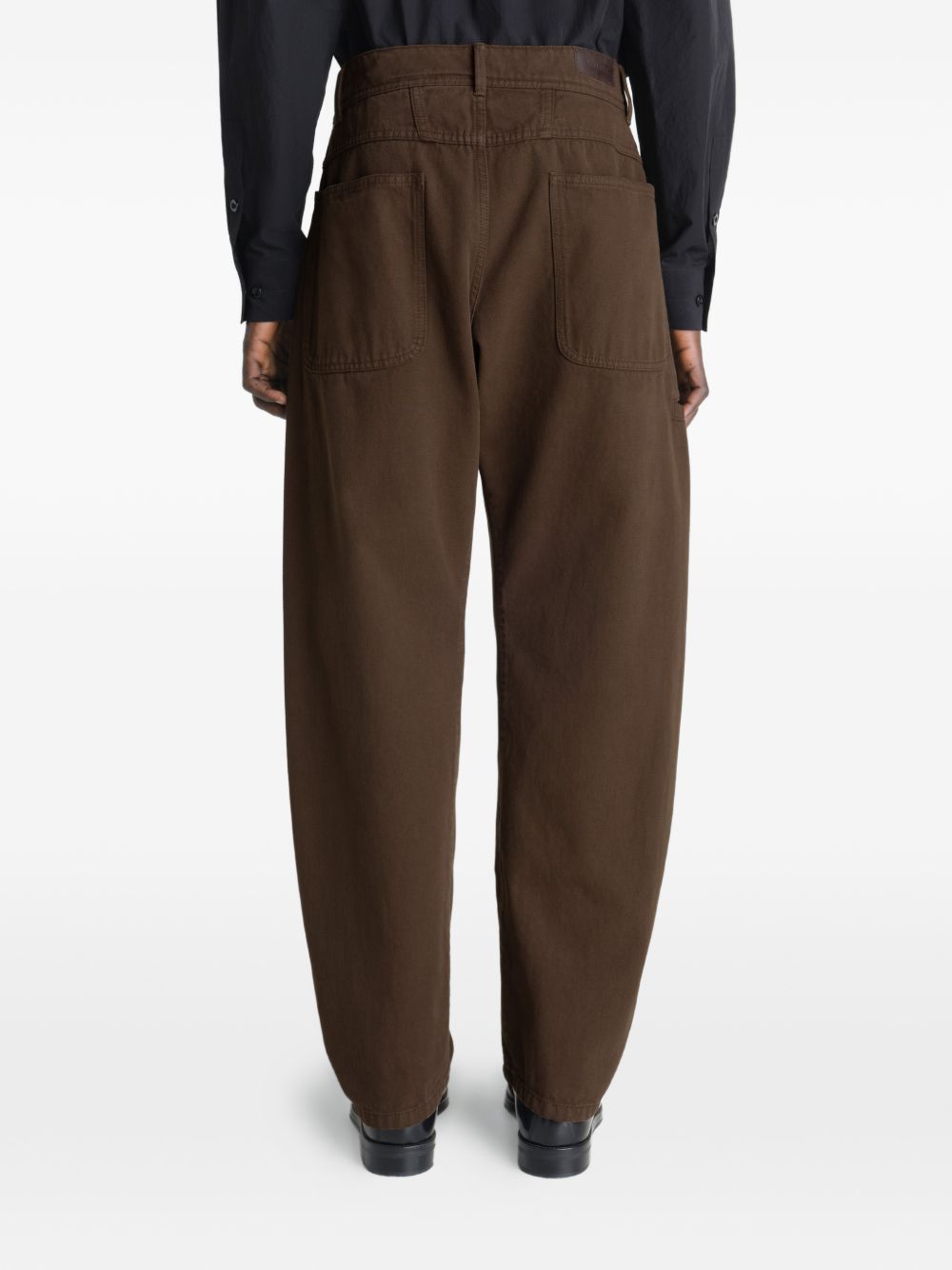 Denim carrot con tasche in marrone Lemaire - uomo 