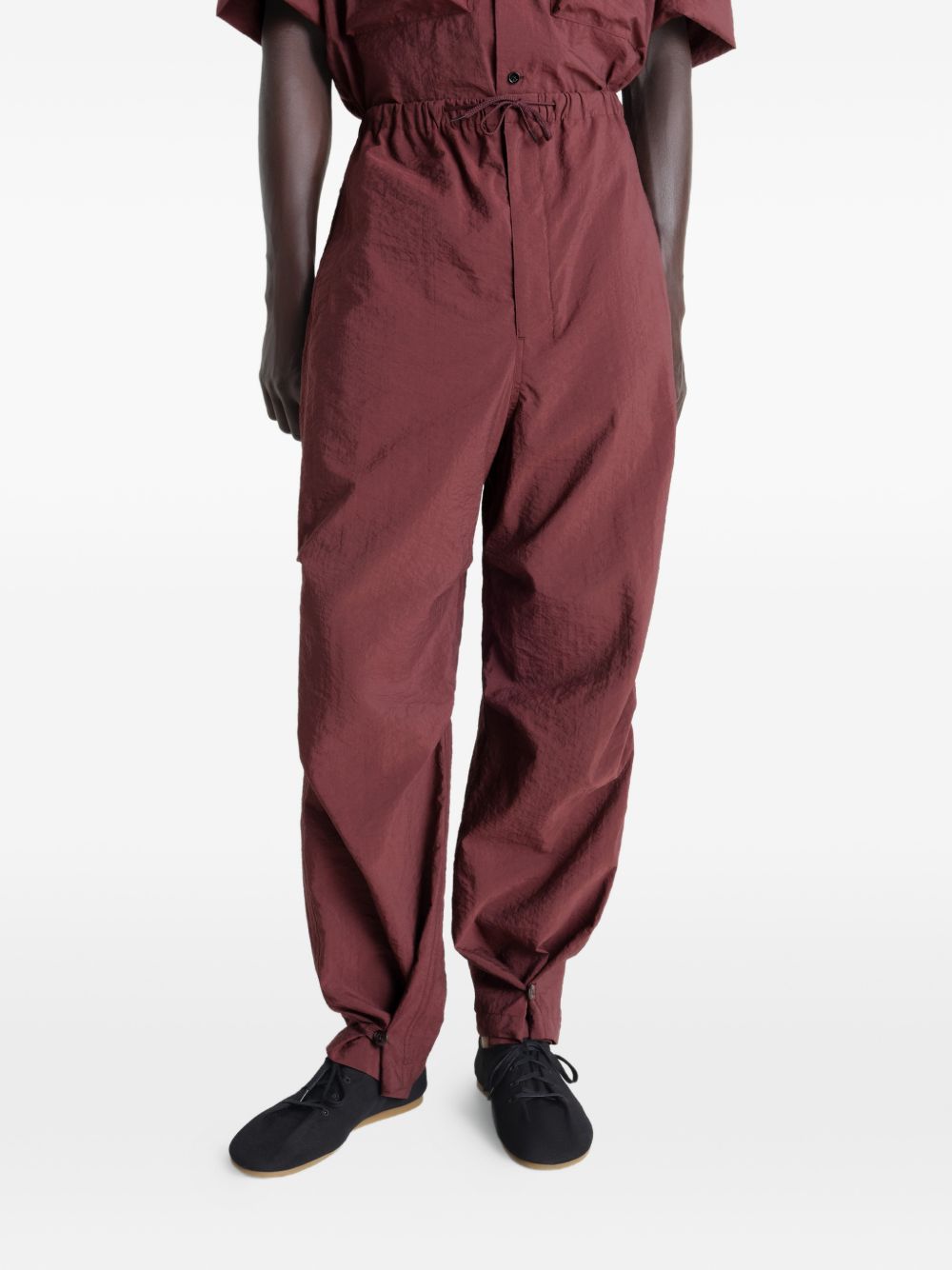 Pantaloni con pieghe in rosso Lemaire - uomo 