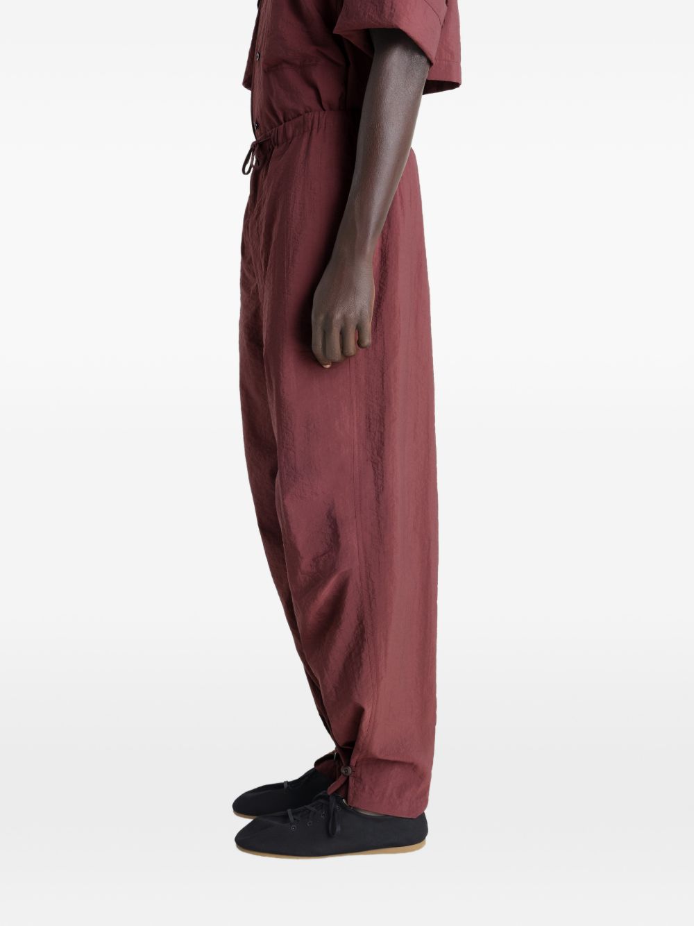 Pantaloni con pieghe in rosso Lemaire - uomo 