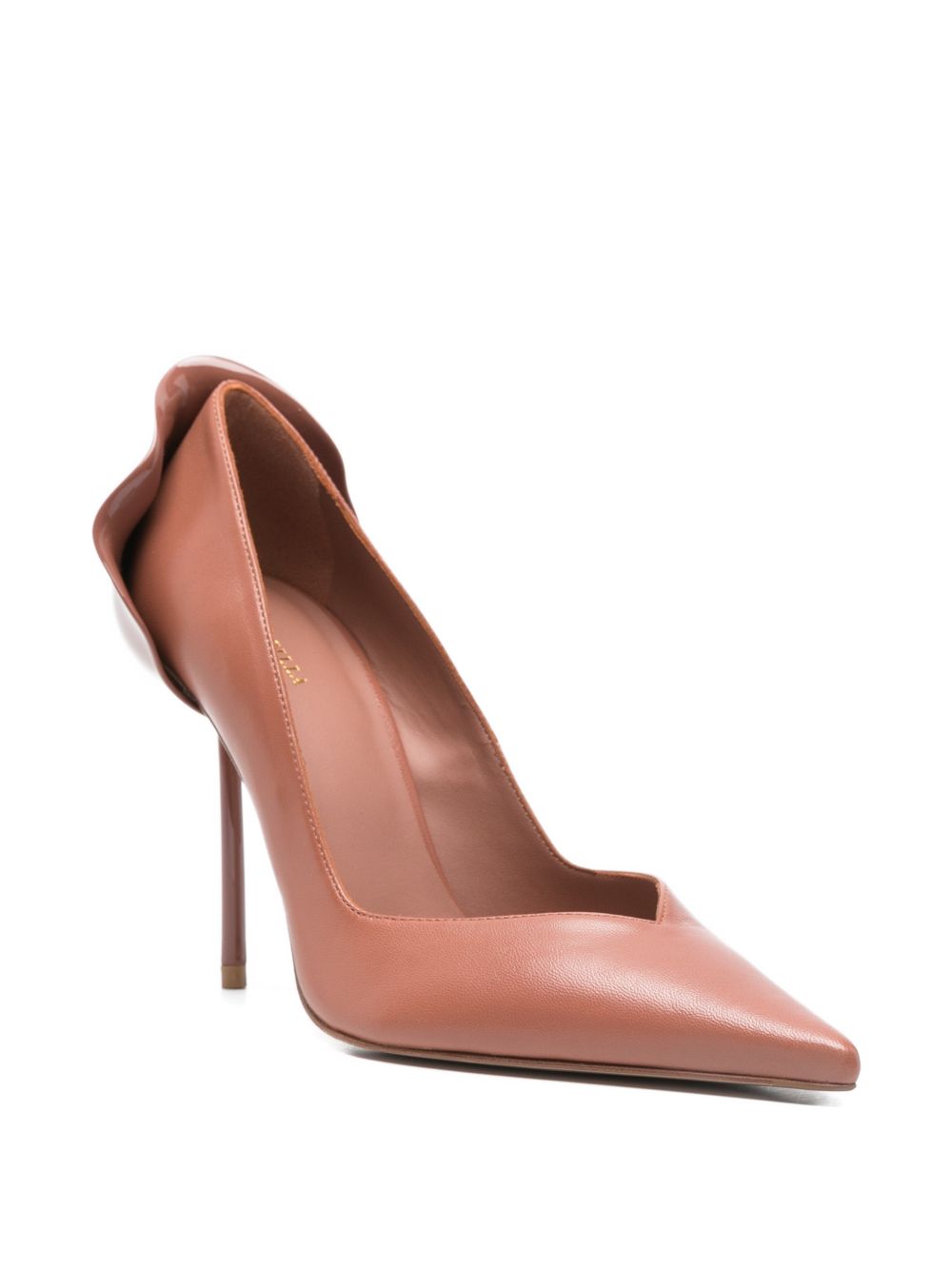Décolleté a punta con volant petalo in marrone Le silla - donna 